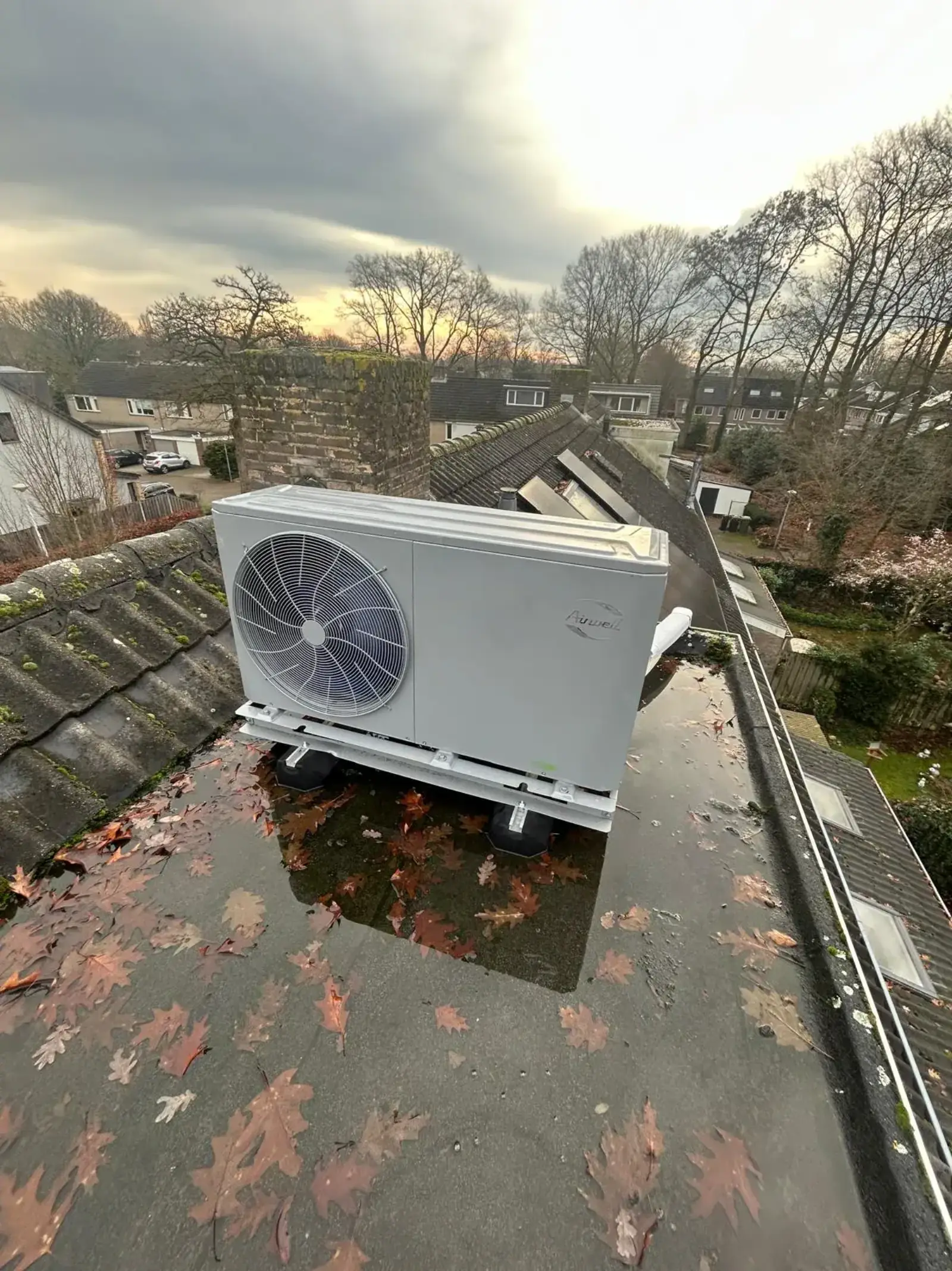 Airwell warmtepomp op dak