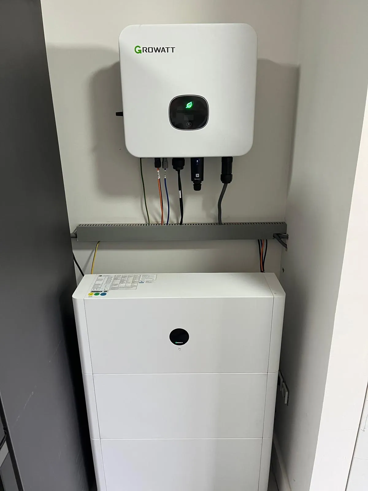 Thuisbatterij installatie 10
